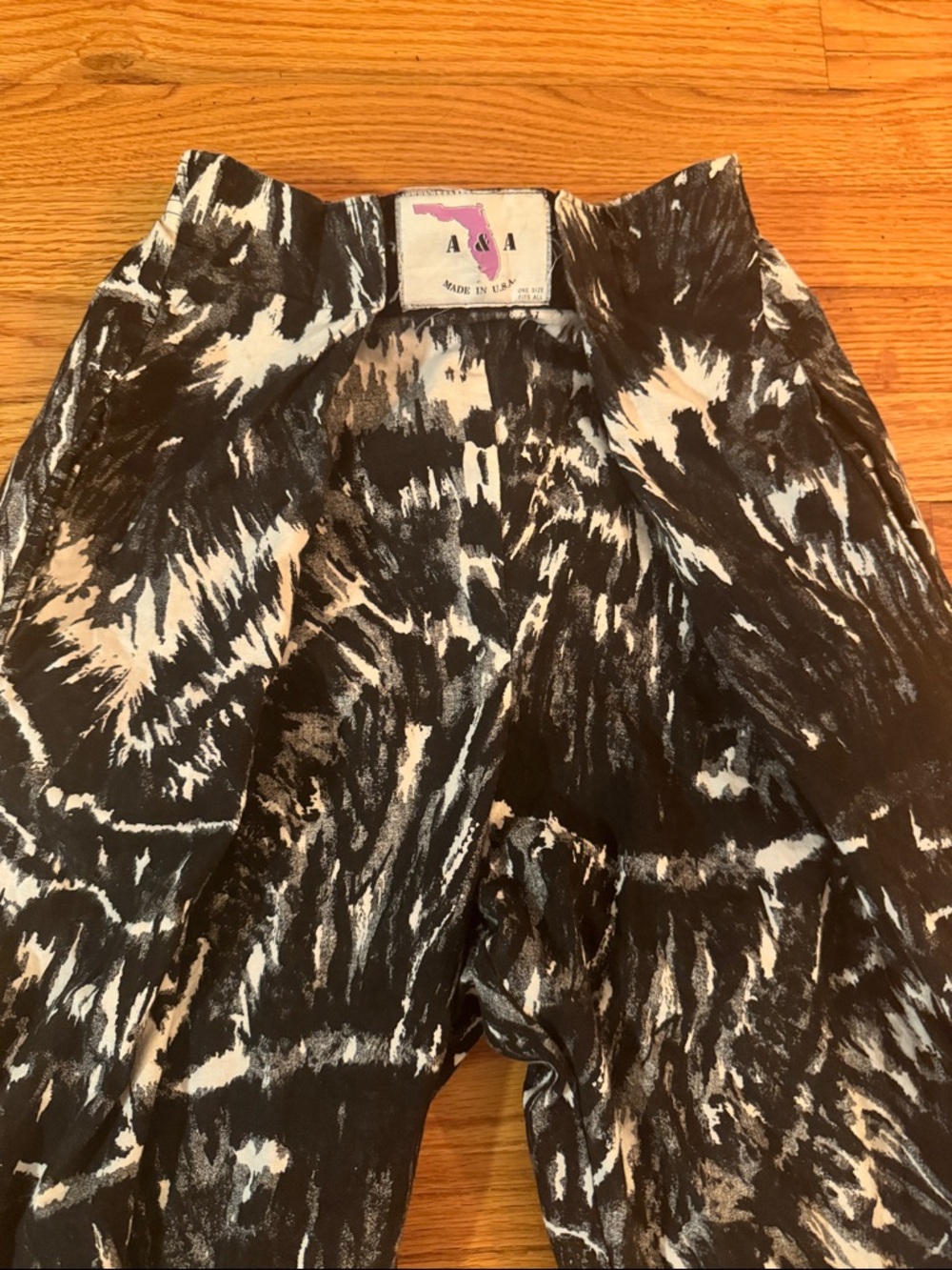 Tie-dye trousers with Velcro adjustment - Picture 2 of 11